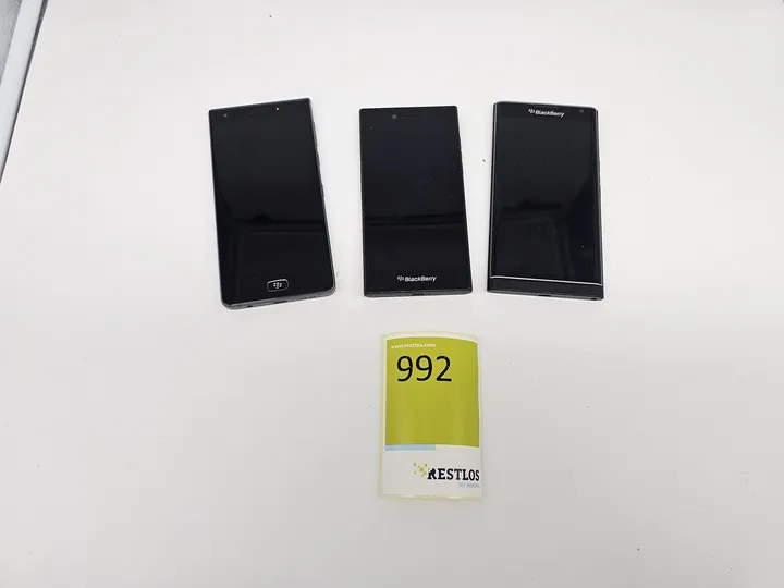 3x Blackberry Smartphone